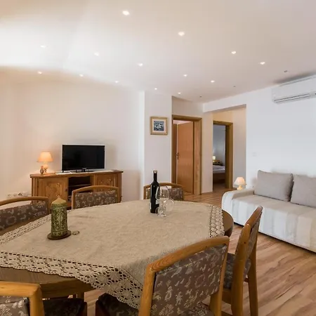 Apartments With A Parking Space Dramalj, Crikvenica - 5592 Dramalj