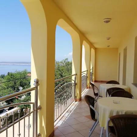 Apartments With A Parking Space Dramalj, Crikvenica - 5592 * Dramalj
