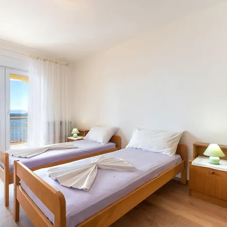 Apartments With A Parking Space Dramalj, Crikvenica - 5592 Apartment *