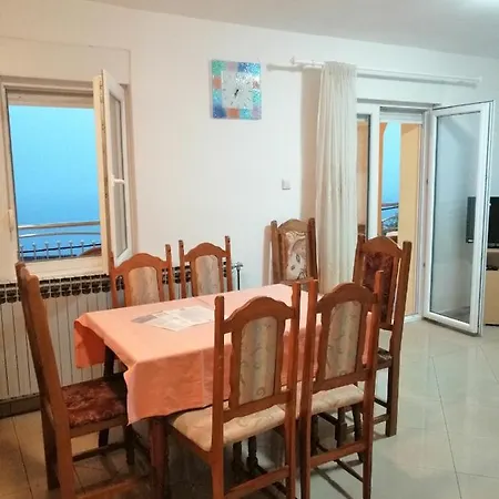 Apartments With A Parking Space Dramalj, Crikvenica - 5592 * Dramalj