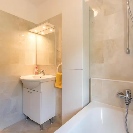 Apartments With A Parking Space Dramalj, Crikvenica - 5592 Apartment