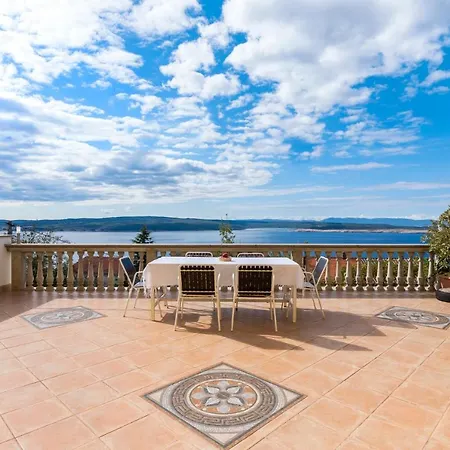 Apartments With Parking Space Dramalj, Crikvenica - 5592 *