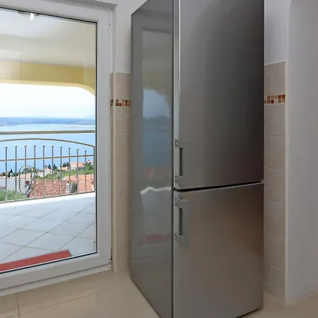 Apartments With Parking Space Dramalj, Crikvenica - 5592 *