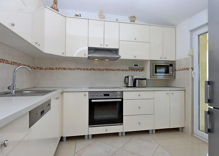 Apartments With Parking Space Dramalj - Crikvenica - 5592 Apartment *